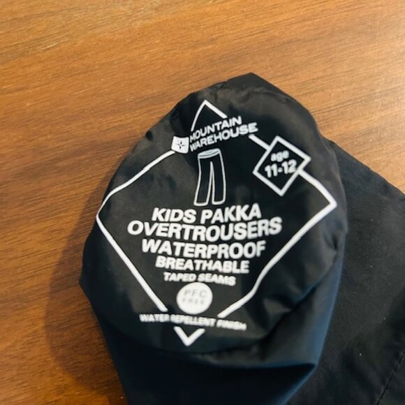 CLEARANCE!  Mountain Warehouse: Pakka Kids Waterproof Overpants,(Black)Age 11-12 - Picture 8 of 8